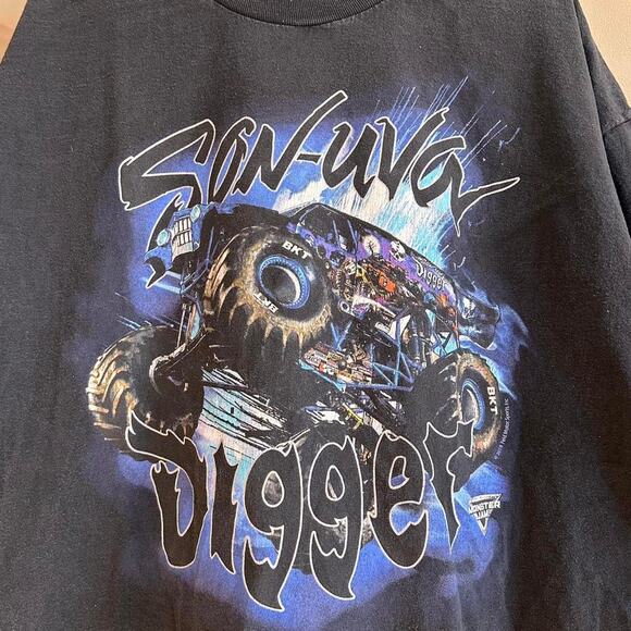 Vintage Y2K Grave Digger Monster Truck Shirt - Picture 3 of 7